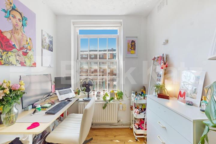 1230 Sq.ft. Four bedroomed apartment moments from Vauxhall Station.  Glasshouse Walk, Vauxhall SE11